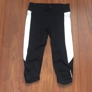 Athleta black and white capri leggings like new XS